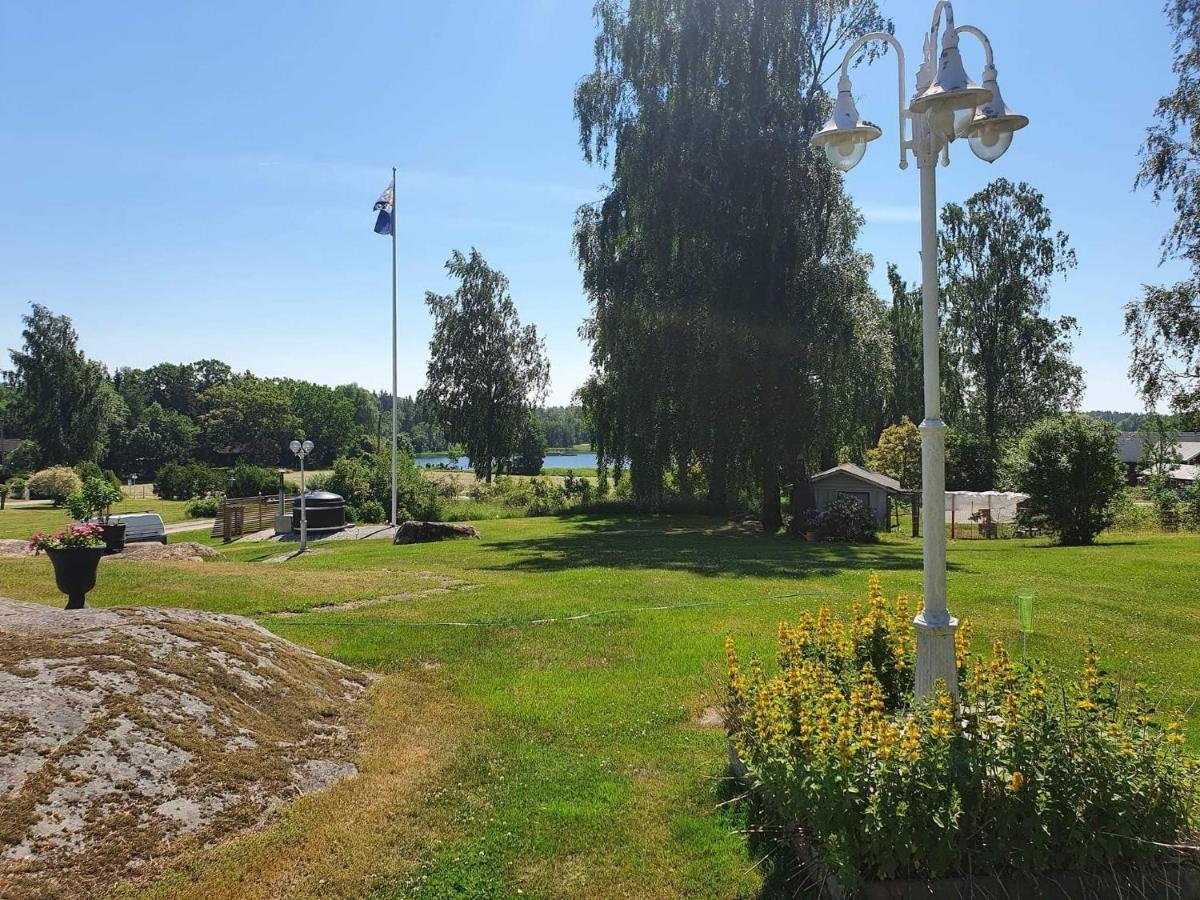 Norrtaelje Bed & Breakfast Bagian luar foto